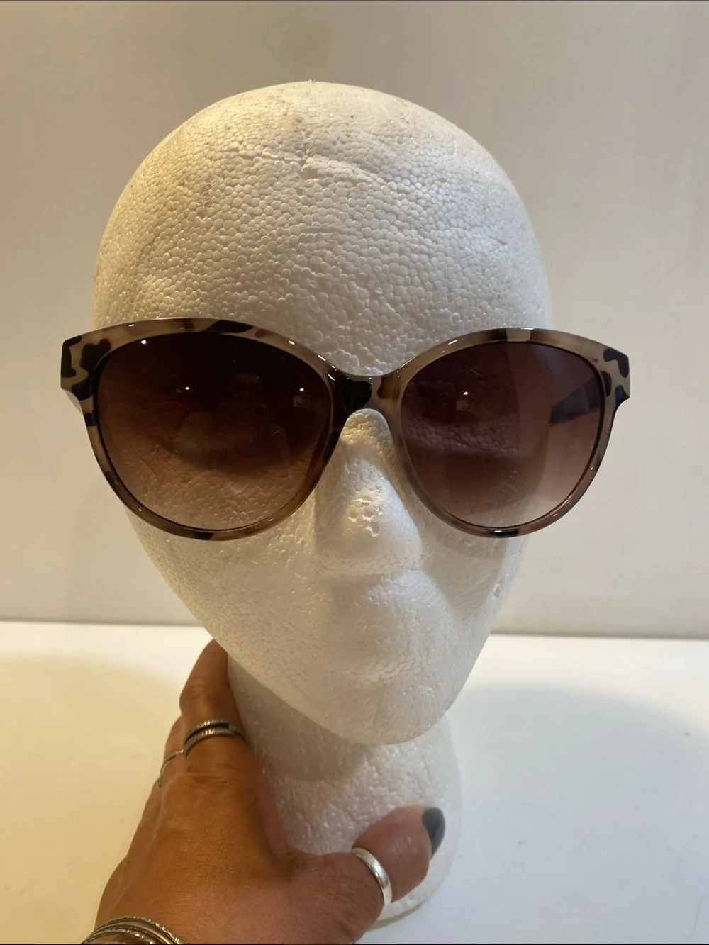 LOFT Tortoiseshell Sunglasses - Brown Gradient Lenses